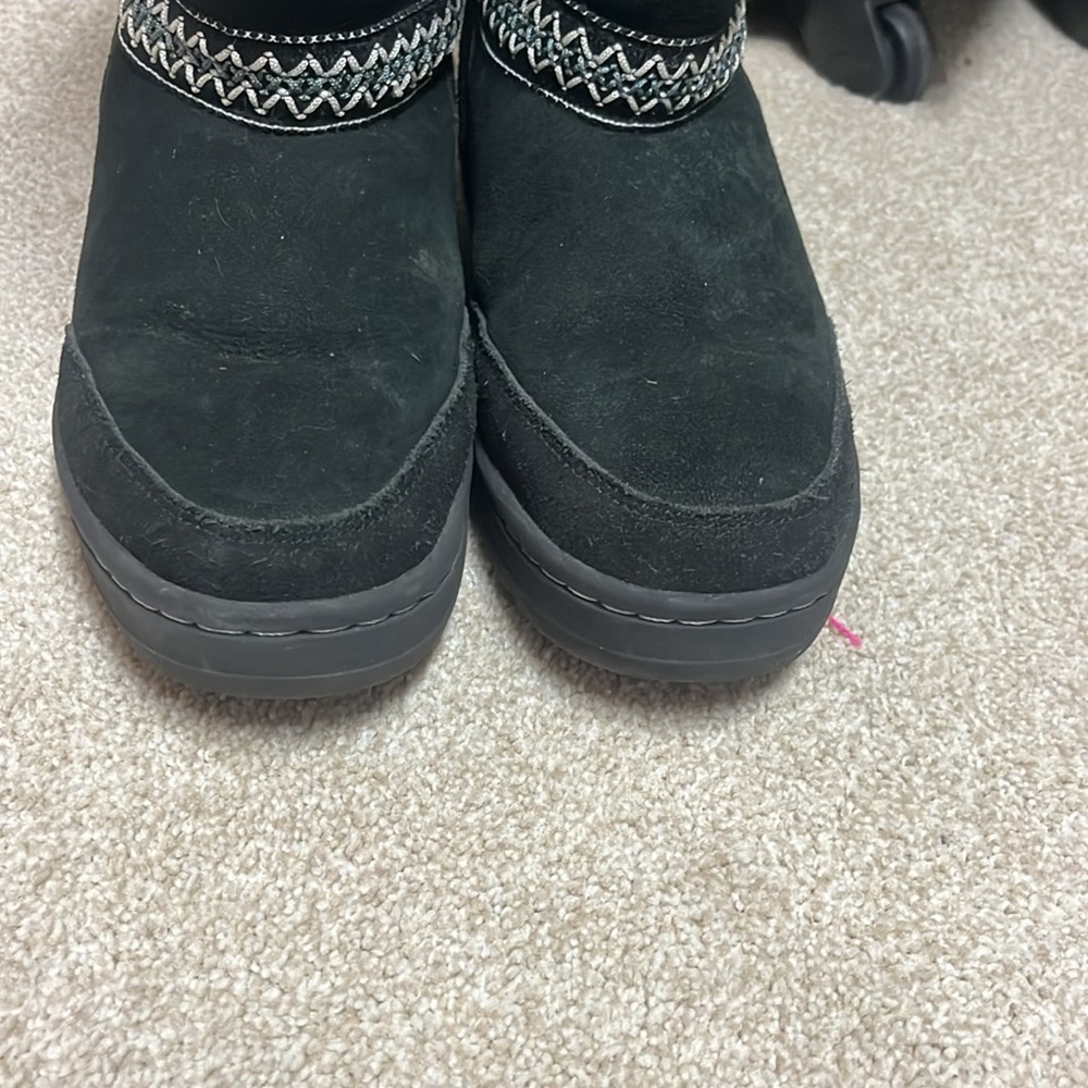 UGG Winter Boots - Picture 2 of 8